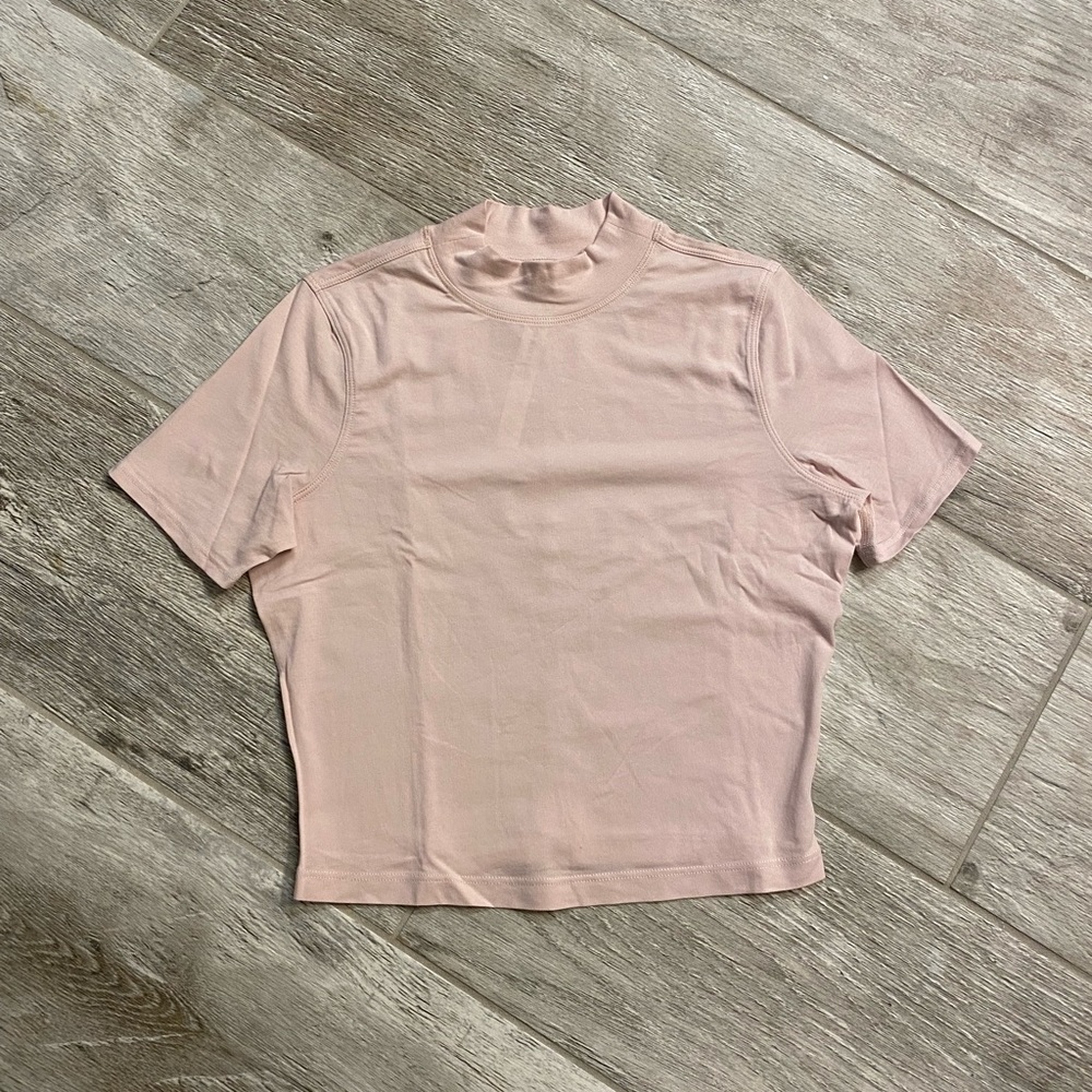 Lululemon Mock Neck Tee